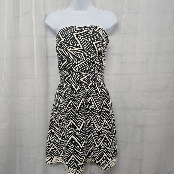 The Limited Black Cream Abstract Strapless Mini Dress Ruched Fit & Flare 2 - Picture 13 of 13